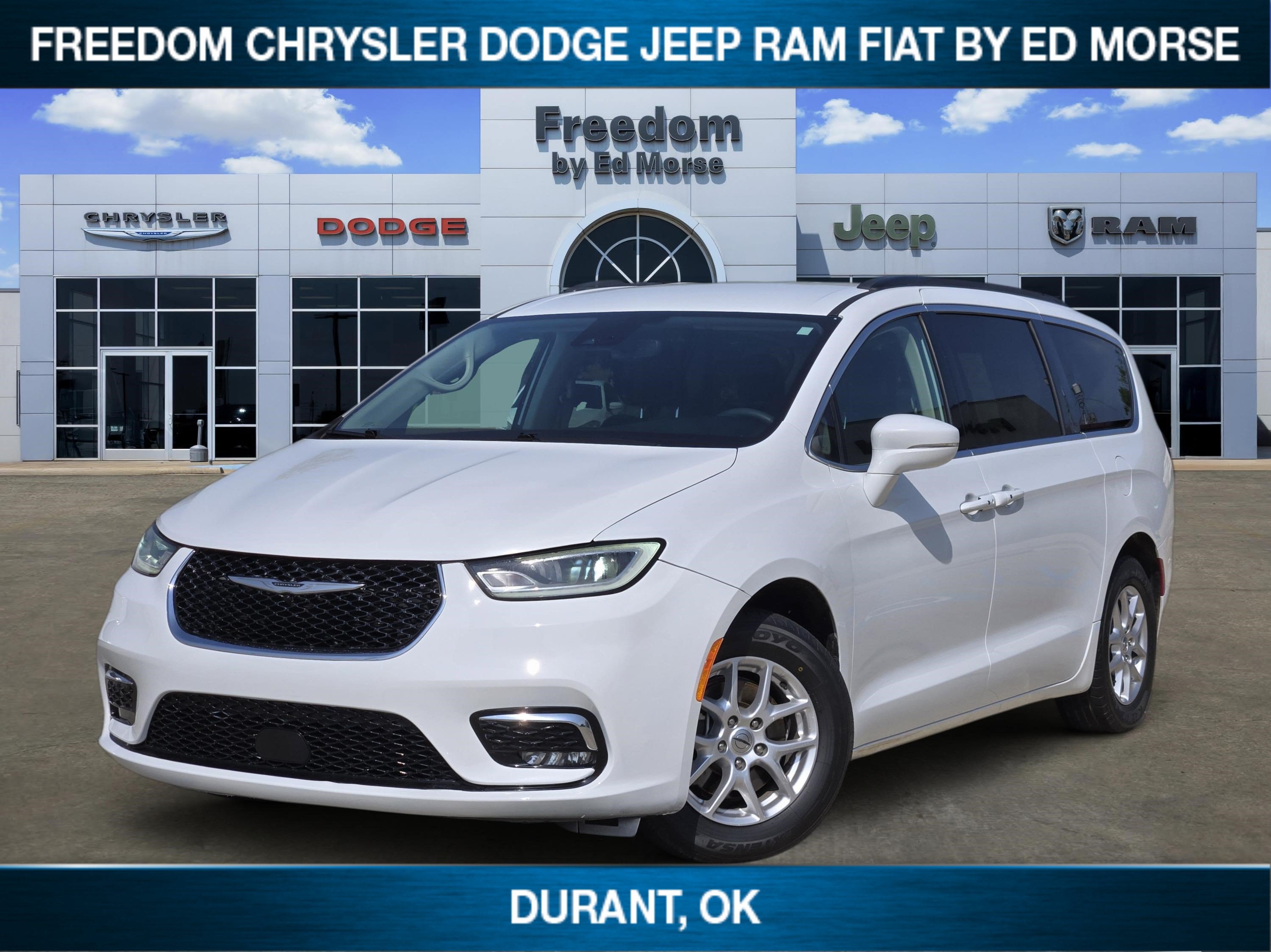 2022 Chrysler Pacifica Touring L in Bright White Clearcoat — front three-quarter view